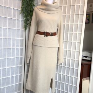 Rachel Zoe 2Pc. Sweater & Skirt Set. Brand New w/o Tags, Size M.